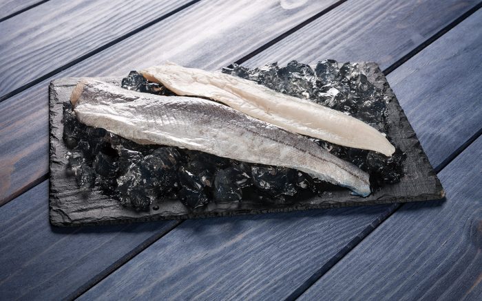 Foto filetes de merluza con piel fish solutions hosteleria
